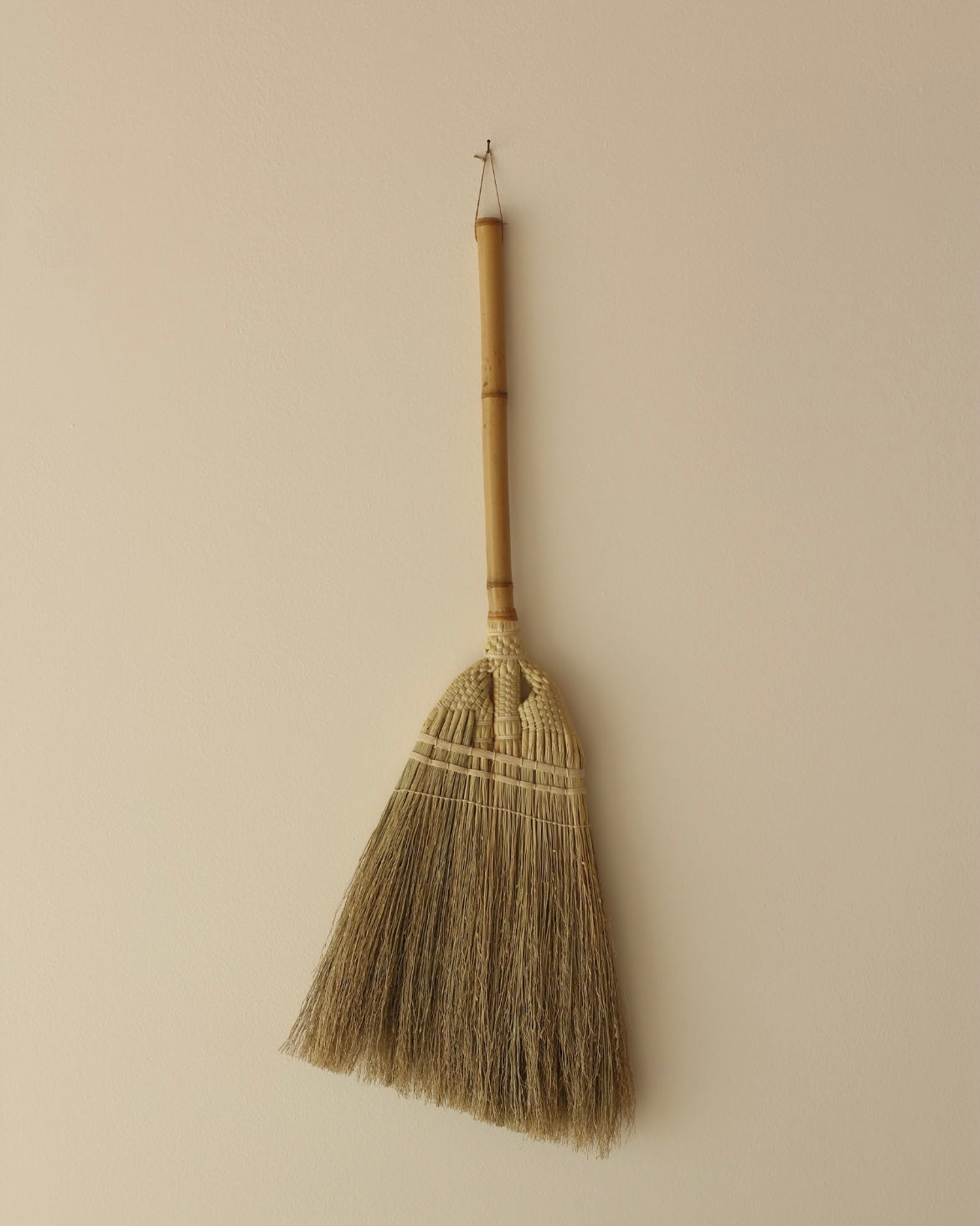 Rie Yokohata / Short-Handled Broom